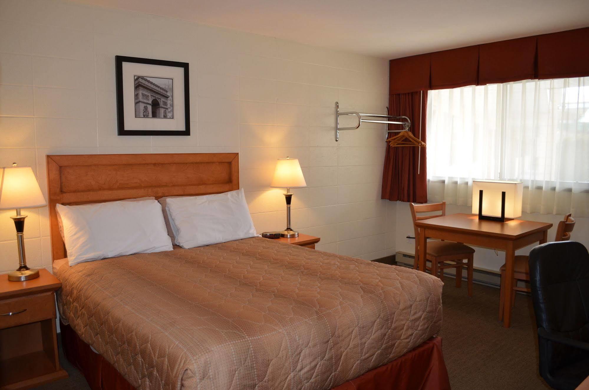 Fortune Motel Kamloops Buitenkant foto